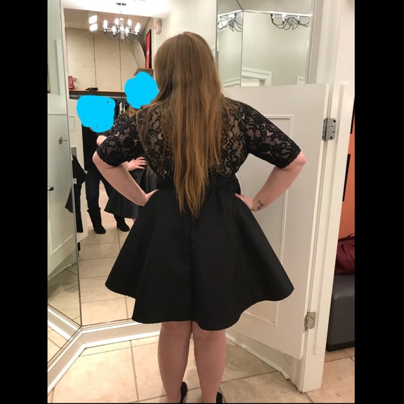 Short black and nude laced dress - Picture 2 of 3